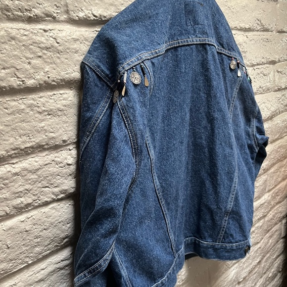 (W1) Women’s Authentic Levi Jacket with Embellishments - Picture 3 of 9